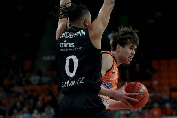 但在缺乏稳 但在缺乏稳